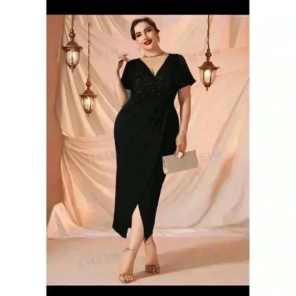 SHEIN Dresses & Skirts - Shein Black Modely Plus Surplice Neck Conrast Sequin Dress